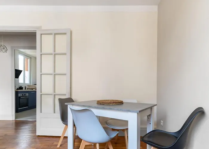 Le Desbrest - Calme Et Lumineux En Centre *